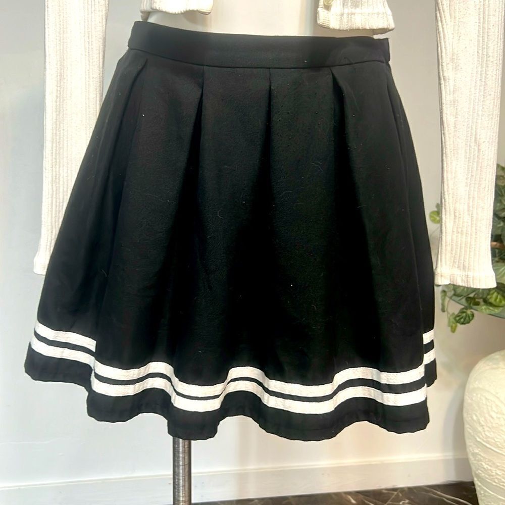 Hot topic mini skirt